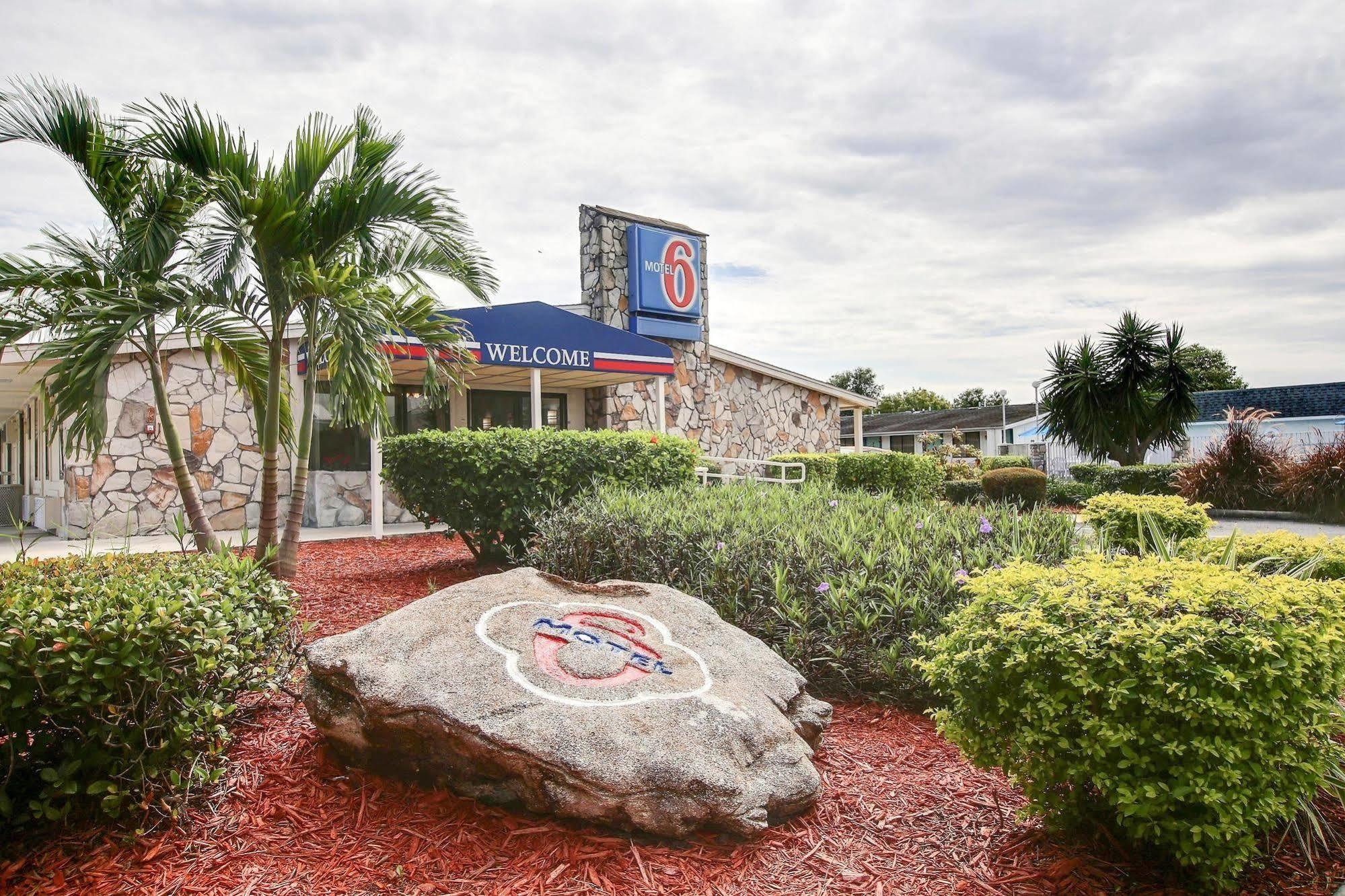 Motel 6 Palm Bay Exterior foto